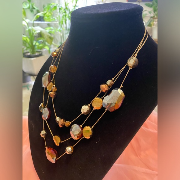 AMBER FACETED 3 STRANDED NECKLACE - Picture 2 of 3